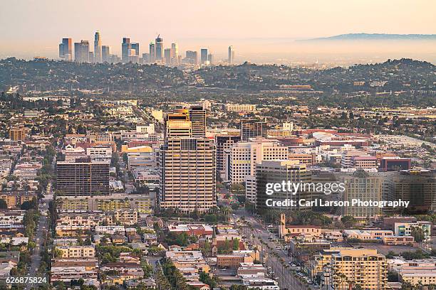 downtown glendale and los angeles skylines - glendale california fotografías e imágenes de stock