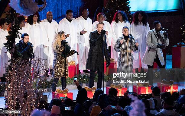 Avi Kaplan, Scott Hoying, Kirstin Maldonado, Kevin Olusola and Mitch Grassi of Pentatonix perform at the 84th Rockefeller Center Christmas Tree...