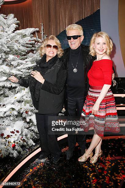 German singer Heino with his wife Hannelore Kramm and US singer Sarah Jane Scott during the tv show 'Die schoensten Weihnachtshits' on November 30,...