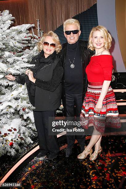 German singer Heino with his wife Hannelore Kramm and US singer Sarah Jane Scott during the tv show 'Die schoensten Weihnachtshits' on November 30,...