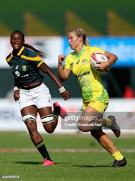 Emma Tonegato of Australia in action during day one of the Emirates Dubai Rugby Sevens - HSBC World Rugby Women's Sevens Series on December 1, 2016...