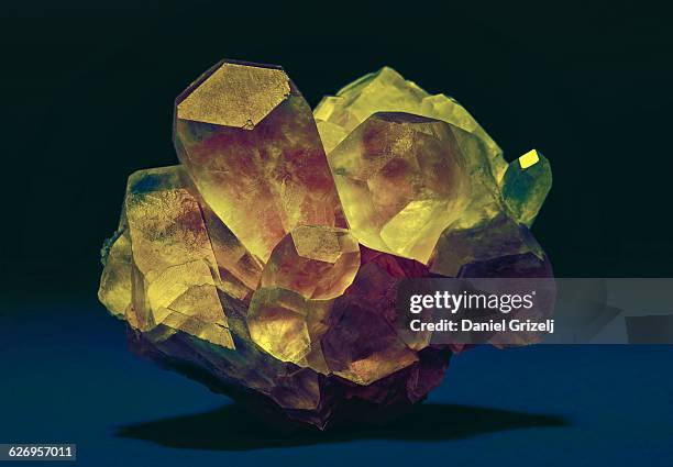 minerals and crystals - クリスタル ストック�フォトと画像