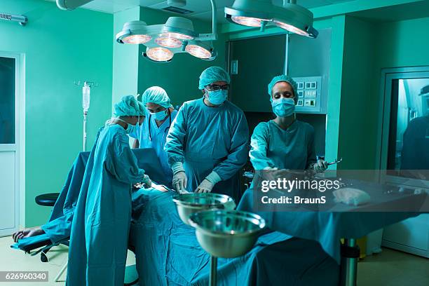 Green Scripts Surgery Surgical Green Scrubs Photos and Premium High Res Pictures - Getty Images