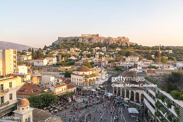 monastiraki square and acropolis. athens, greece - atenas grecia fotografías e imágenes de stock