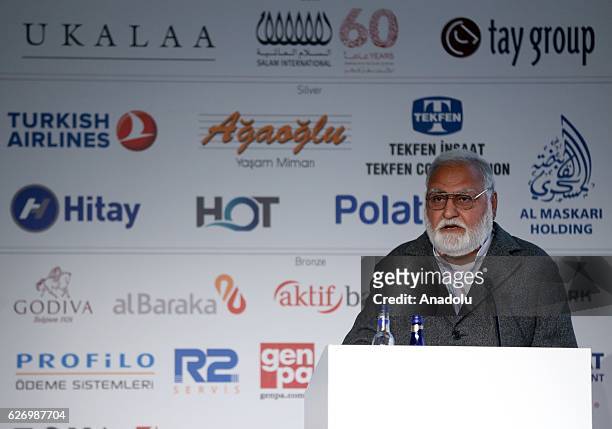 Chief Minister of Pakistan's North West Frontier Province Akram Khan Durrani delivers a speech at the 'International Investment session' during the...