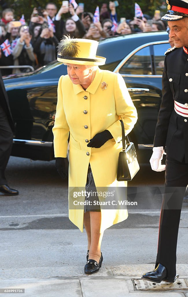 The Queen Visits Goodenough college