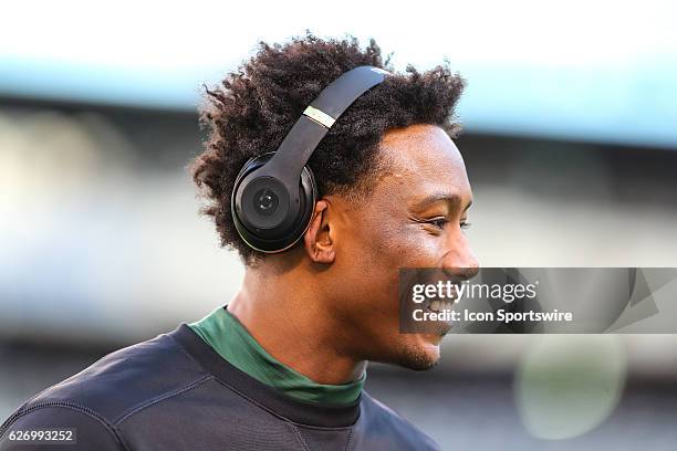 New York Jets wide receiver Brandon Marshall warms up prior to the National Football League game between the New England Patriots and the New York...