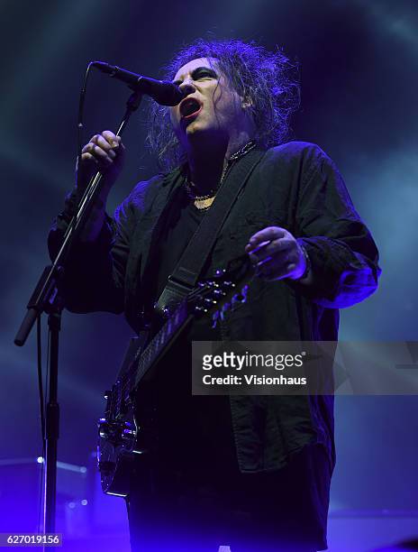 Robert Smith of The Cure performs at the Manchester Arena on November 29, 2016 in Manchester, England.