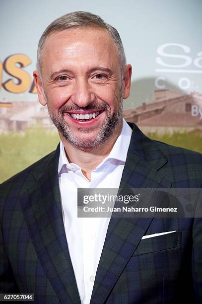 Nacho G.Velilla attends 'Villaviciosa De Al Lado' premiere at Capitol Cinema on December 1, 2016 in Madrid, Spain.