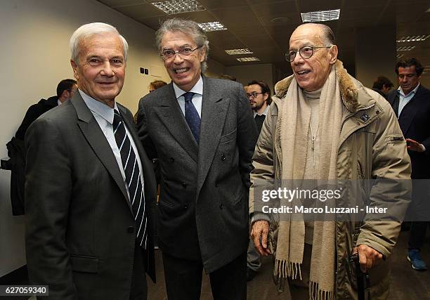 Former FC Internazionale coach Luigi Simoni, Massimo Moratti and Luis Suarez during a press conference to present his biography 'Simoni si nasce. Tre...