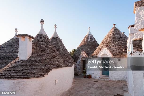 trulli, alberobello, apulia, italy - alberobello 個照片及圖片檔