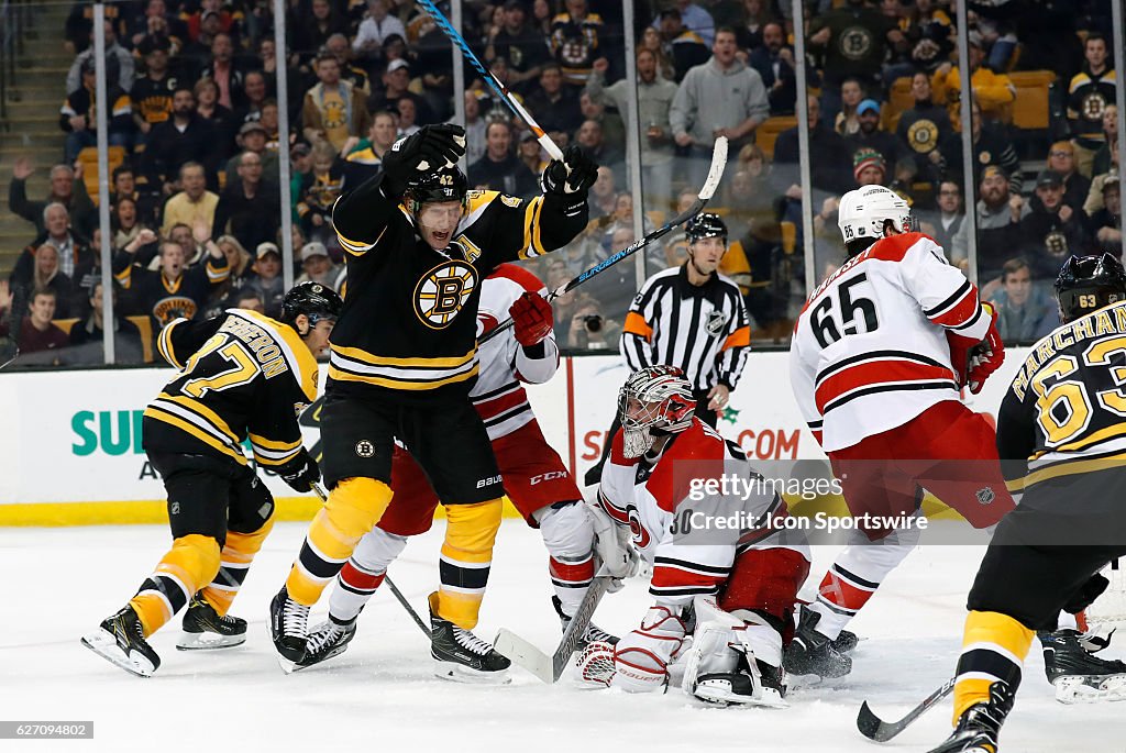NHL: DEC 01 Hurricanes at Bruins