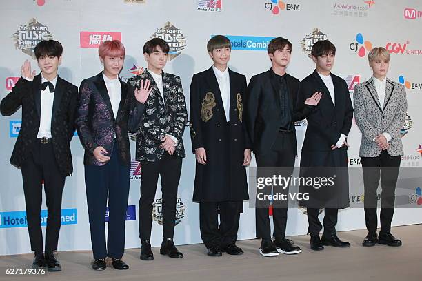 Arrives at the red carpet during the 2016 Mnet Asian Music Awards at AsiaWorld-Expo on December 2, 2016 in Hong Kong, Hong Kong.