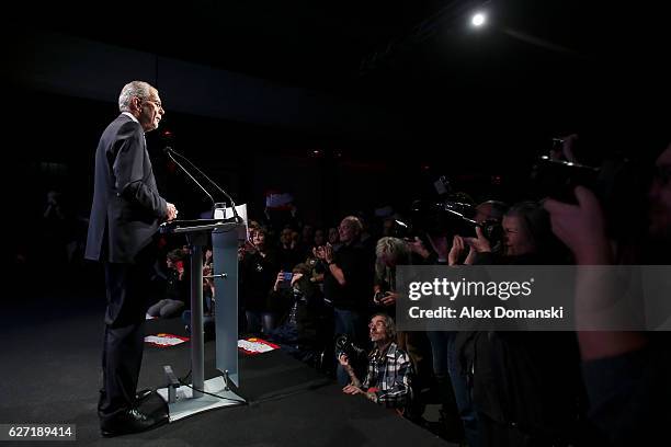 Independent presidential candidate Alexander van der Bellen speaks to supporters at his final election campaign rally on December 2, 2016 in Vienna,...