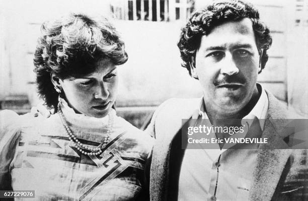 Le trafiquant de drogue Pablo Escobar, patron du cartel de Medellin, et sa femme Maria Victoria en 1983, en Colombie.