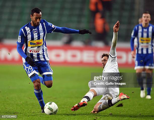 Jose Kante Martinez of Wisla Plock and Bartosz Bereszynski of Legia Warszawa in action during the LOTTO Extraklasa match between Legia Warszawa and...