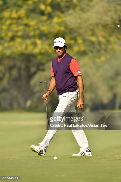 Jyoti Randhawa of India plays a shot during round three of the Panasonic Open India at Delhi Golf Club on December 3, 2016 in New Delhi, India. Round...