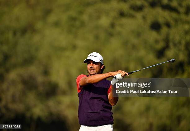 Jyoti Randhawa of India plays a shot during round three of the Panasonic Open India at Delhi Golf Club on December 3, 2016 in New Delhi, India. Round...