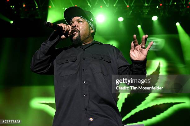 Ice Cube performs during Power 106's Cali Christmas at The Forum on December 2, 2016 in Inglewood, California.