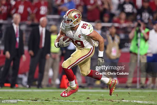 Tight end Vance McDonald of the San Francisco 49ers runs during the second half of the NFL football game against the Arizona Cardinals at University...