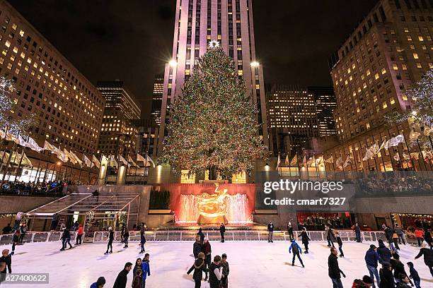 pista de patinação do rockefeller center - rockefeller center christmas tree - fotografias e filmes do acervo