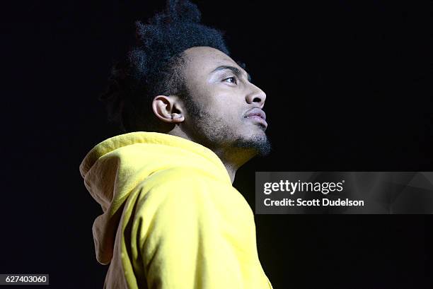 Amine Singer Photos and Premium High Res Pictures - Getty Images