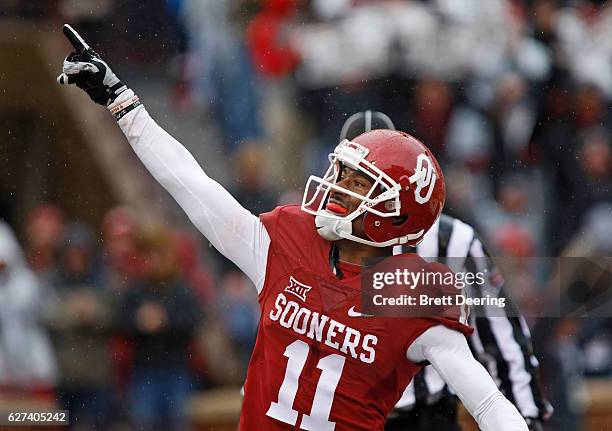 Wide receiver Dede Westbrook of the Oklahoma Sooners celebrates a touchdown against the Oklahoma State Cowboys December 3, 2016 at Gaylord...