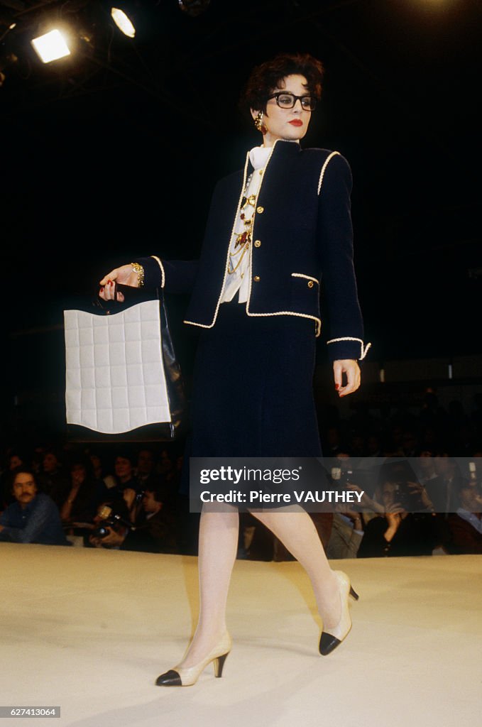 Chanel Autumn-Winter 1983-1984 Fashion Show