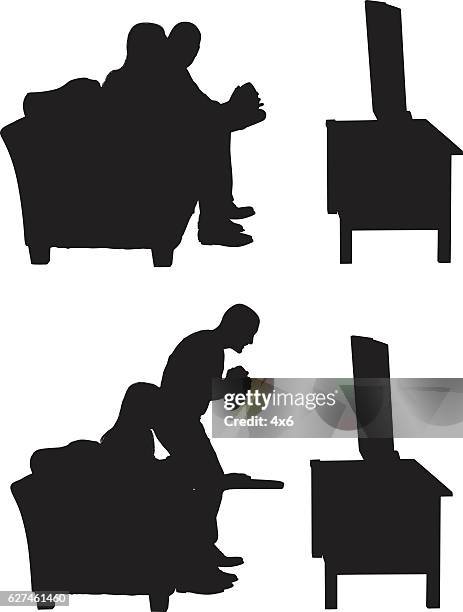 1 6点のテレビを見るイラスト素材 Getty Images 1 6点のテレビを見るイラスト素材 Getty Images