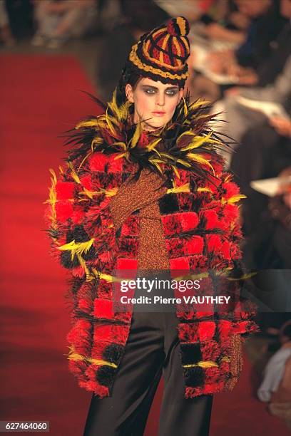 AUTUMN/WINTER 1997/97 HAUTE COUTURE FASHION