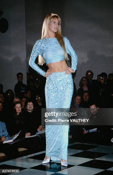 5 762 Versace Haute Couture Spring Summer Stock Photos, High-Res ...
