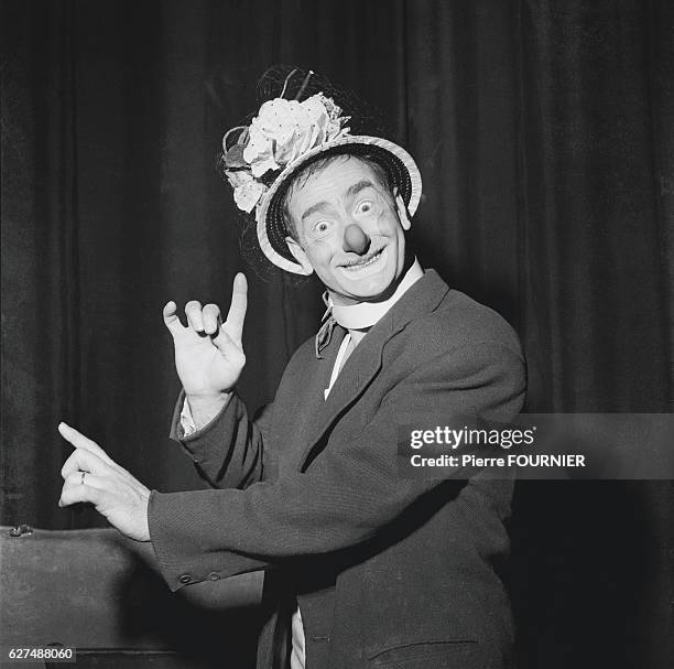 French clown Achille Zavatta at Medrano circus.