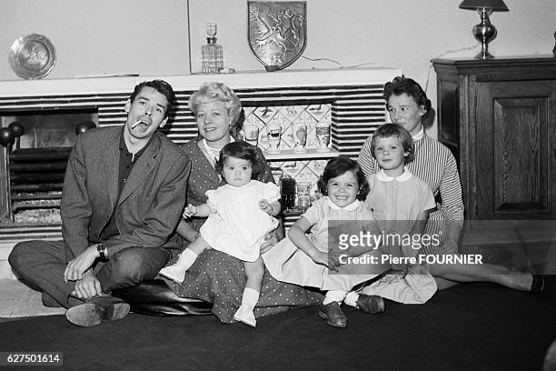 Belgian singer, songwriter, actor and director Jacques Brel, his wife Therese Mich Michielsen and their three daughters Chantal France and Isabelle,...