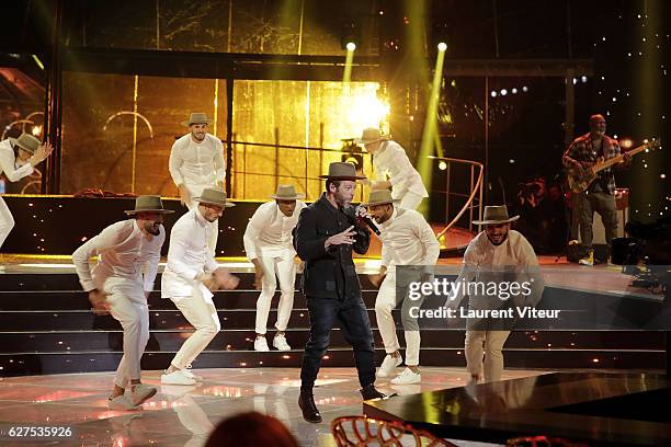 Singer Christophe Mae attends 30th Telethon at Hippodrome de Longchamp on December 3, 2016 in Paris, France.