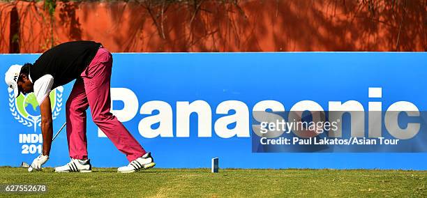 Jyoti Randhawa of India plays a shot during the final round of the Panasonic Open India at Delhi Golf Club on December 4, 2016 in New Delhi, India.