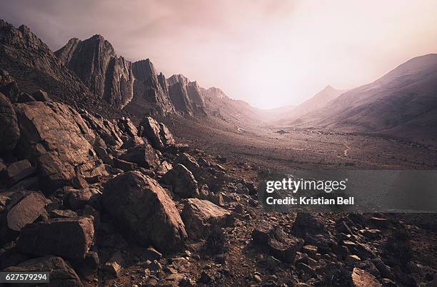 parched, rcky desert landscape in southern morocco - terreno extremo fotografías e imágenes de stock