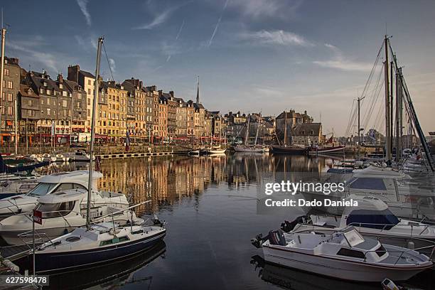 honfleur - ルアーブル ストックフォトと画像