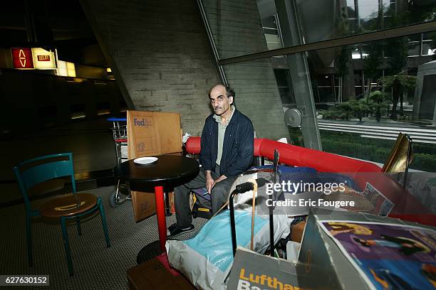 Sir Alfred Mehran , 59 years old, originally from Iran, has been living in Charles de Gaulle airport for 16 years. Steven Spielberg bought his story...