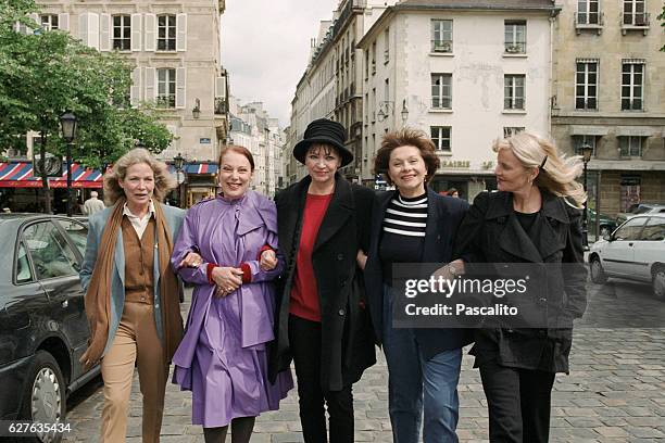 Quebec actress Alexandra Stewart, French actress Bernadette Lafont, Danish actress Anna Karina and French actresses Macha Méril and Françoise Brion....