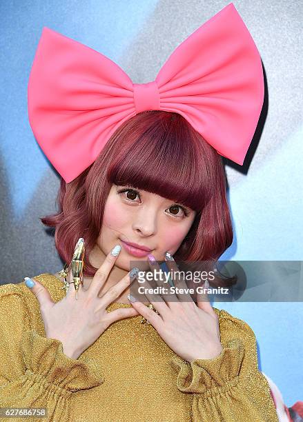88 Big Pink Hair Bow Photos and Premium High Res Pictures - Getty Images