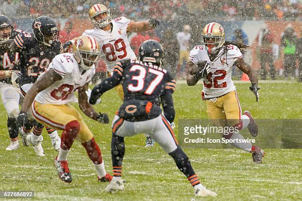 San Francisco 49ers Running Back DuJuan Harris runs with the ball in the 2nd quarter during an NFL football game between the San Francisco 49ers and...