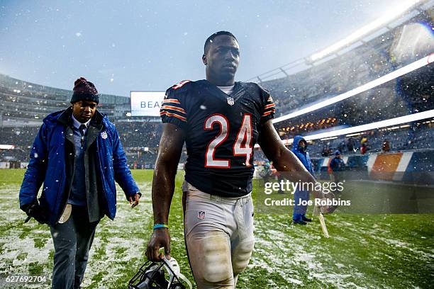 Jordan Howard of the Chicago Bears walks toward the locker room at the conclusion of the game against the San Francisco 49ers at Soldier Field on...