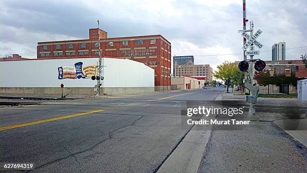 street scene in downtown amarillo - amarillo color stockfoto's en -beelden