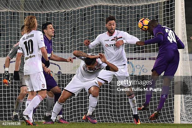 Kouma Babacar of Fiorentina scores the winning goal during the Serie A match between ACF Fiorentina and US Citta di Palermo at Stadio Artemio Franchi...