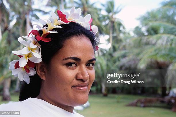 woman wearing floral garland - micronesia stock pictures, royalty-free photos & images