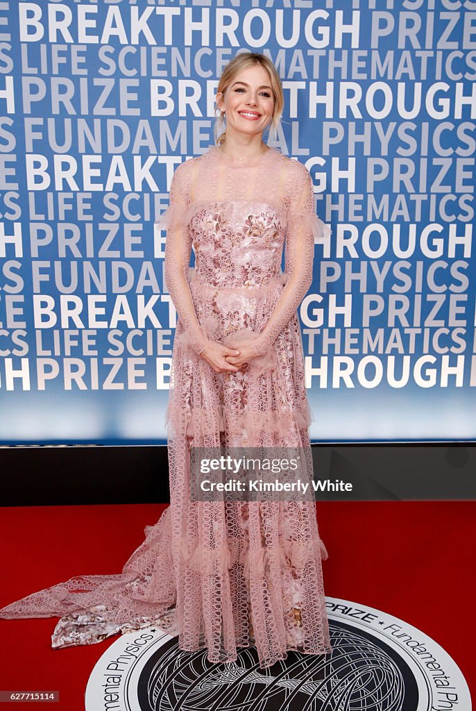 2017 Breakthrough Prize - Red Carpet