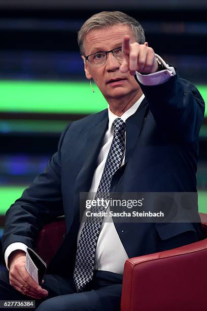 Presenter Guenther Jauch attends the television show 2016! Menschen, Bilder, Emotionen - RTL Jahresrueckblick on December 4, 2016 in Cologne, Germany.