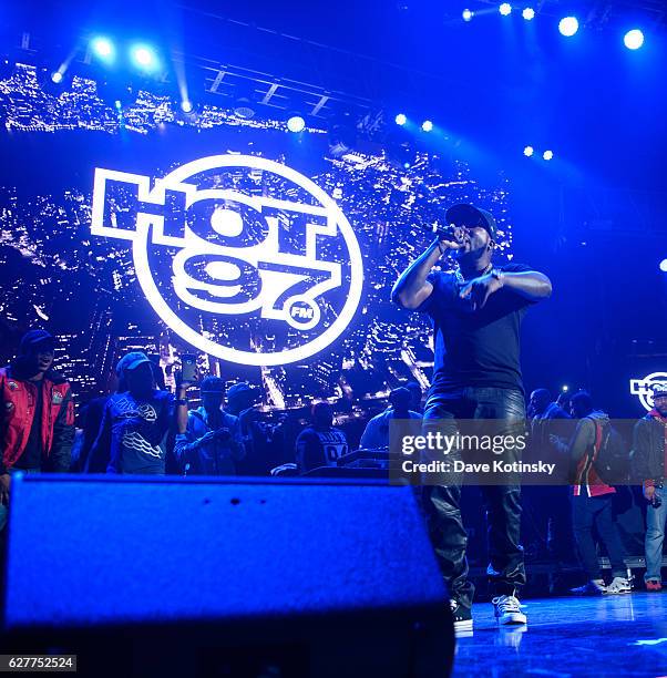 Young Jeezy performs at the Hot 97's Hot For The Holidays Concert at Prudential Center on December 3, 2016 in Newark, New Jersey.
