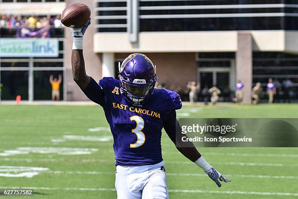 September 10, 2016 East Carolina Pirates running back Anthony Scott catches a touchdown pass in a game between the East Carolina Pirates and the NC...