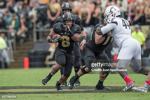 Purdue University running back Markell Jones in action during the NCAA football game between the Purdue Boilermakers and Cincinnati Bearcats at...